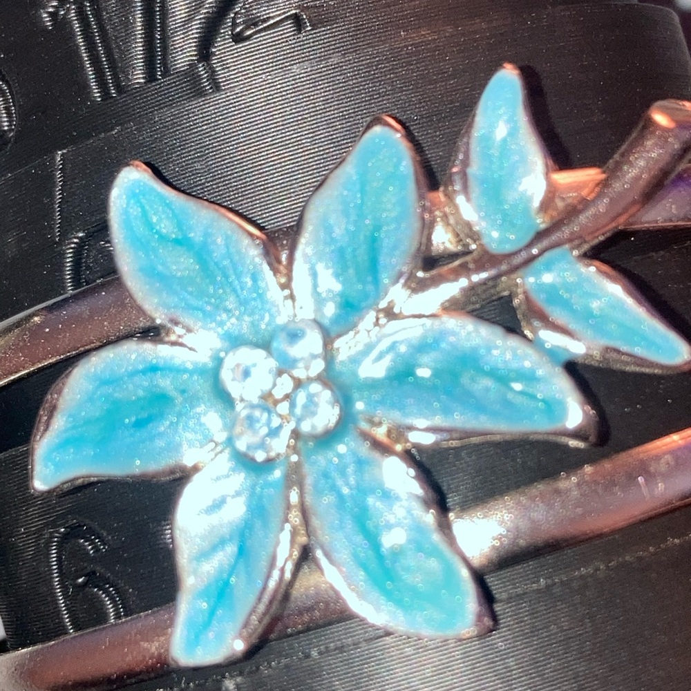 Turquoise Floral Silver Tone Braclet - Blue Flower Design - Picture 4 of 6